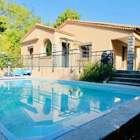 Les Cedres Piscine Nature