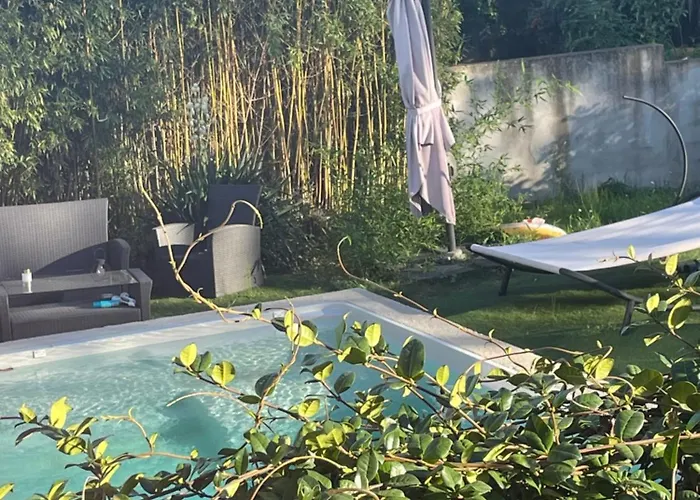 Les Cedres Piscine Nature